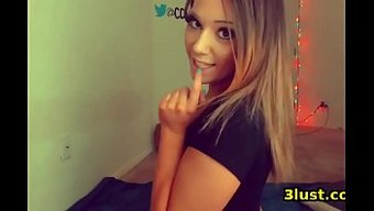 A Las Chicas Les Encanta El Sexo Anal: Mira A Esta Linda Chica Usar Tapones Anales Y Juguetes Anales