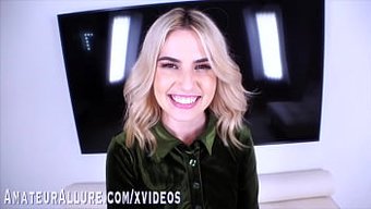 Chanel Camryn Vuelve A Amateur Allure Para Chuparla Y Follar Como Una Auténtica Puta.