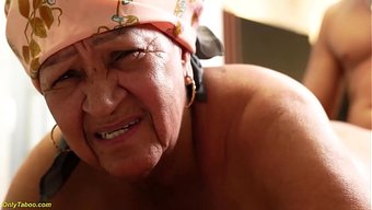 Madura Se Deja Dar Por El Culo Por Una Polla.