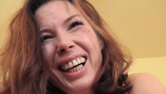 Adolescente De 18+ Disfruta De Un Salvaje Orgasmo Anal Y Boca Llena