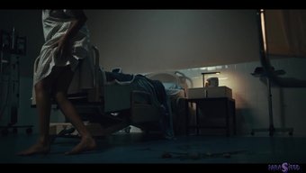 Trío Lésbico Con Orgasmos A Chorros Y Comida De Coño - Zombie Girls
