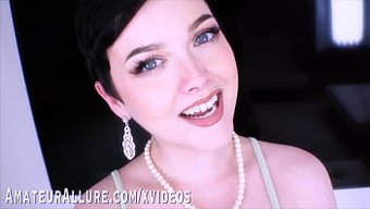 Dos Mujeres Adorables Hacen Una Mamada Sensual Al Estilo Pov